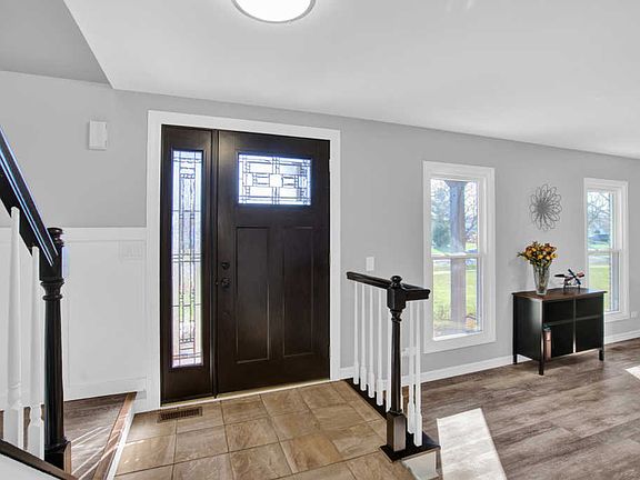 5th image of 175 Brookwood Ln W