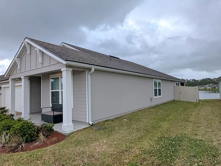 721 Narvarez Ave — Photo 2