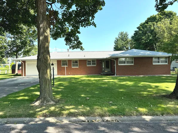 2302 Slayback St, Urbana, IL 61802