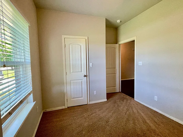 3115 N Hickory St — Photo 13