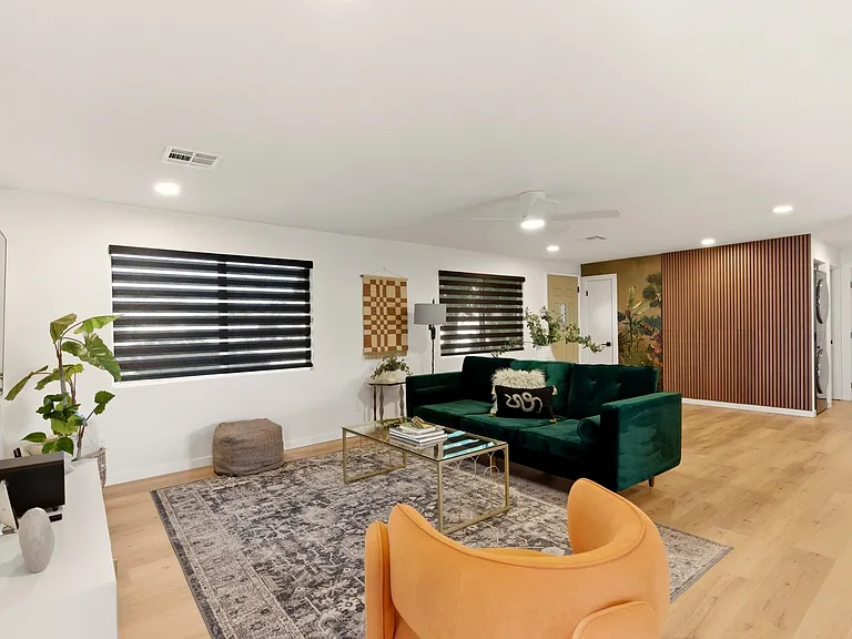 4109 E Crocus Dr — Photo 8