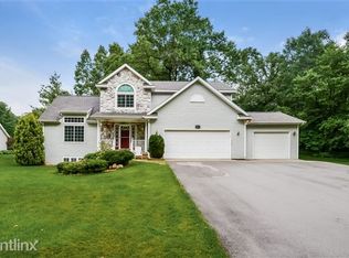 7707 Austinridge Dr SE, Caledonia, MI 49316
