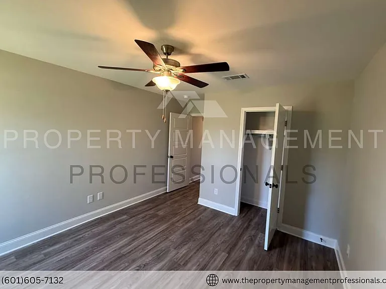 563 Patrick Farms Dr — Photo 37