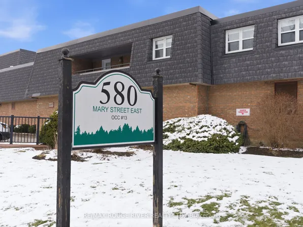 580 Mary St E #214, Whitby, ON L1N 2R3