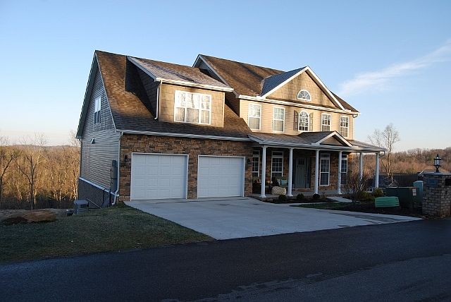 1st image of 315 Wynterhall Ln