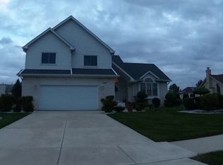 3711 Edgewater Dr, Hazel Crest, IL 60429