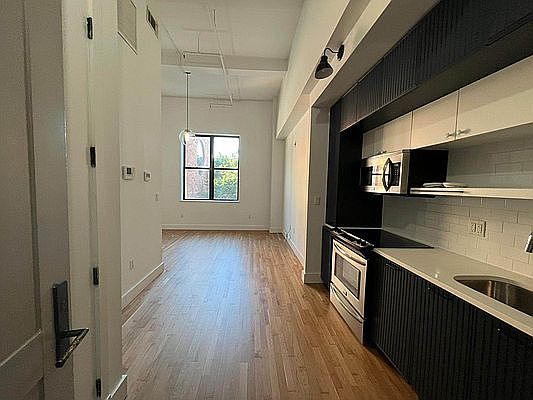 1st image of 184 Bainbridge St #309