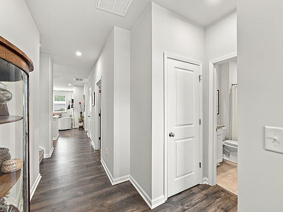 4th image of 1203 Maridian St