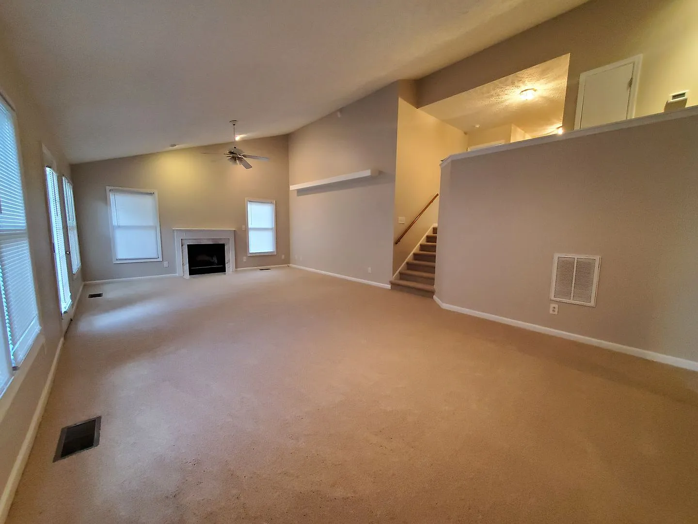 700 Megan ~ Brookrun — Photo 2
