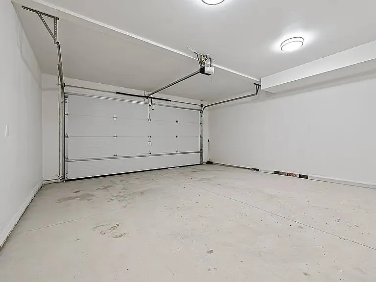 1132 Greenfield Dr — Photo 2