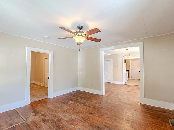 4th image of 812 Maris St
