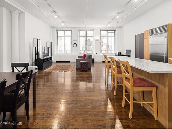 3rd image of 40 W 15th St APT 2B