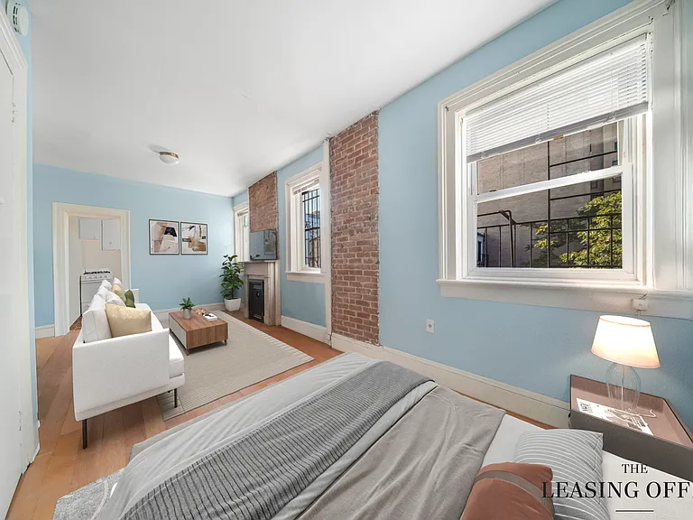 327 W 18th St #3 — Photo 7