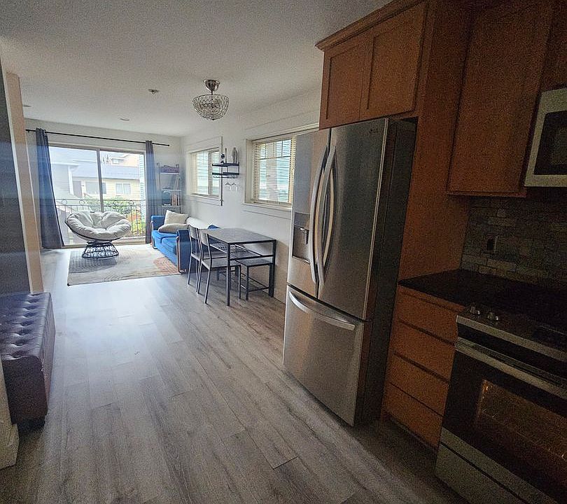 1st image of 8649A Delridge Way SW