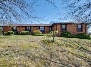 1732 Hayshed Rd, Charlotte, TN 37036