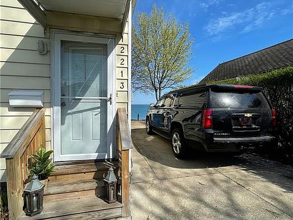 3rd image of 2213 E Erie Ave