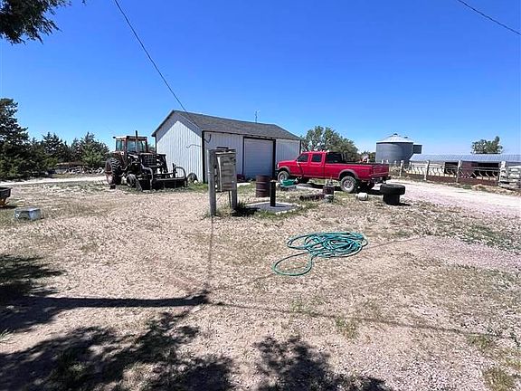 4th image of 6242 Hall Rd