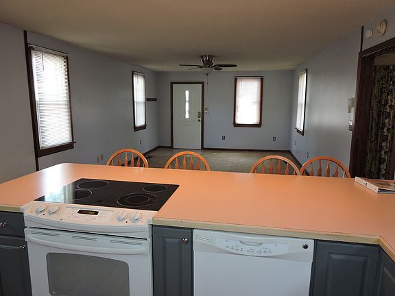 5th image of 1659 E Koch Ave