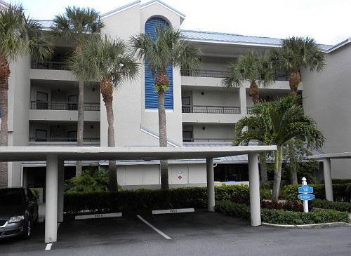 3rd image of 231 Bay Colony Dr N