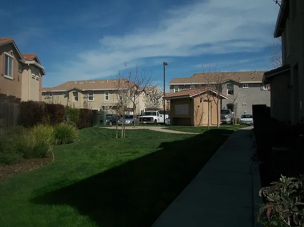 1703 Ferry Cir, Folsom, CA 95630