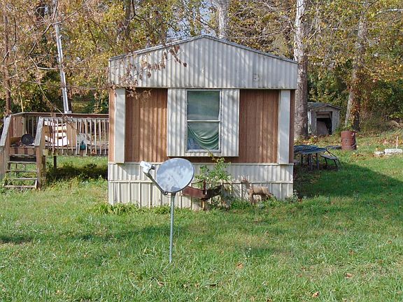 2nd image of 134 Sycamore Dr