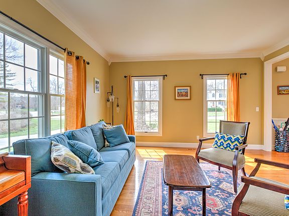 4th image of 801 W Bridgetowne Ct