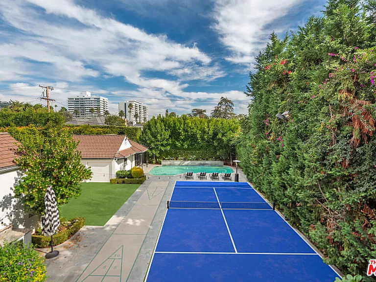 628 N Sierra Dr — Photo 17