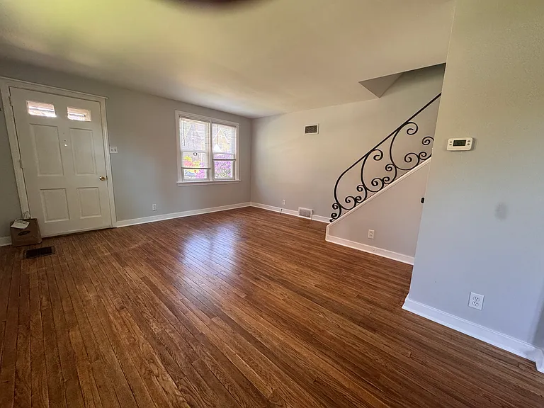863 Fountain Ave — Photo 6
