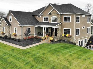 5055 N Edinbergh Dr, Zanesville, OH 43701