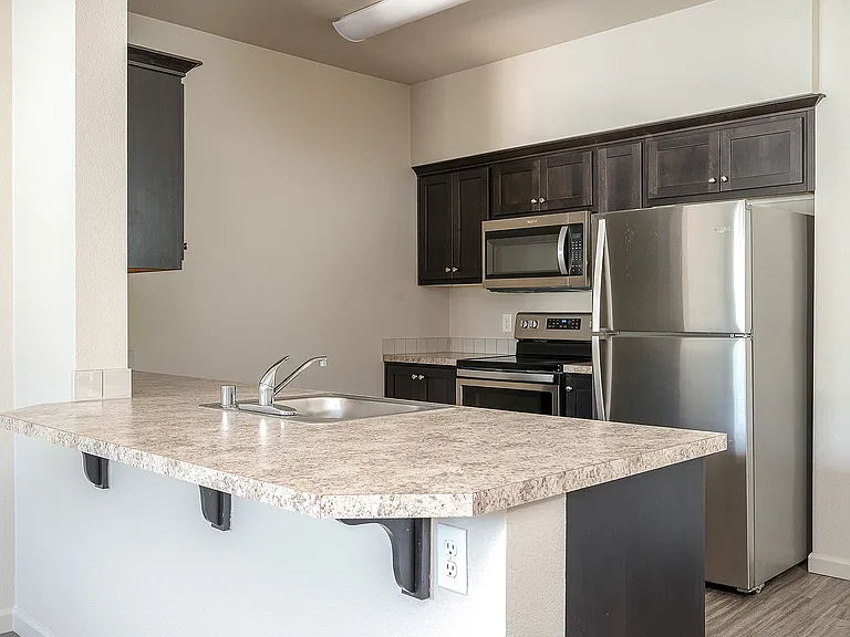 Alderbrook Apartments — Photo 10