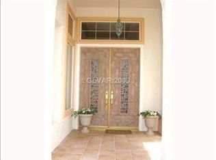 10013 Villa Ridge Dr, Las Vegas, NV 89134