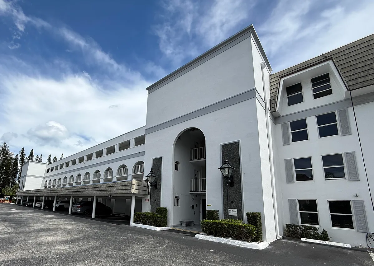 Building Photo - 800 E Camino 408 #408