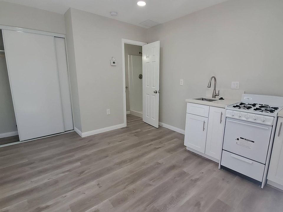 1st image of 21629 Cottonwood Ave #6