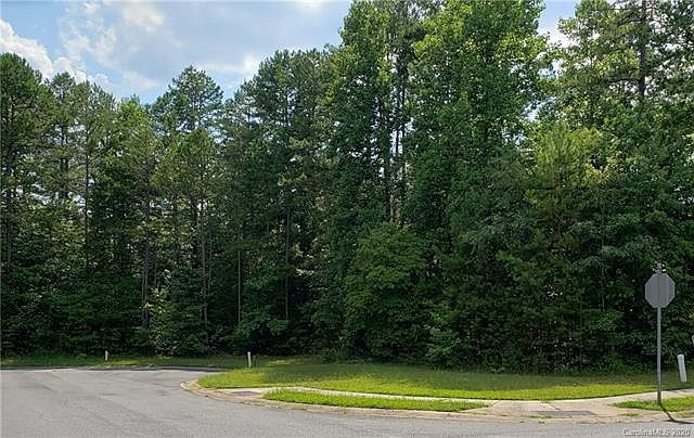2nd image of 1001 Anniston Pl