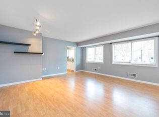 10620 Weymouth St APT 1, Bethesda, MD 20814