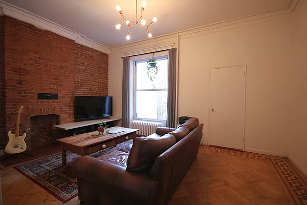 Rented by Voro New York | media 3