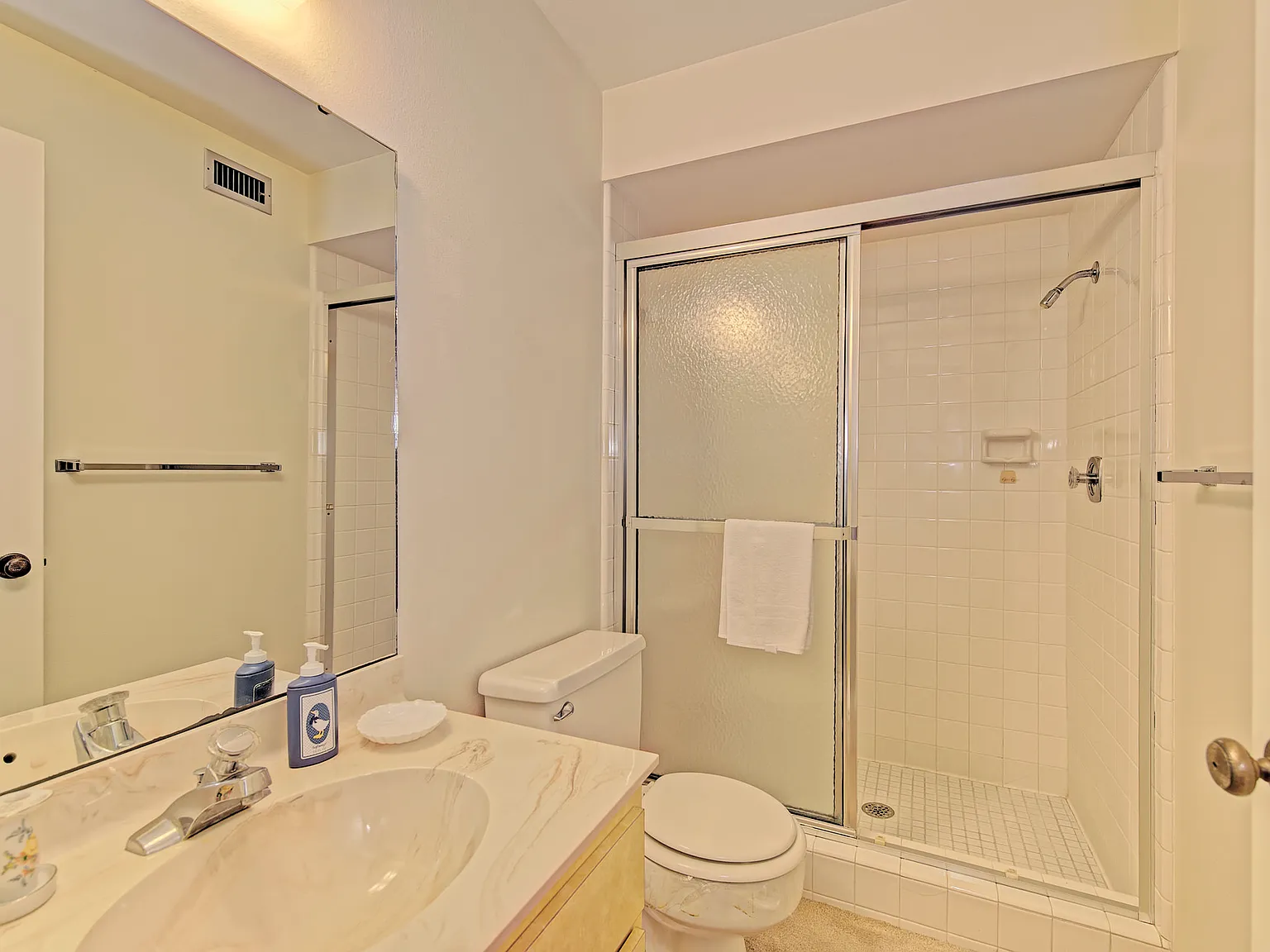 2 bed, 1158 sqft, $1,600 — Photo 4