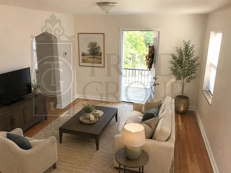 3218 Glendale Ave — Photo 3