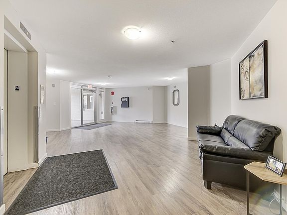 3rd image of 135 Ziprick Rd #102