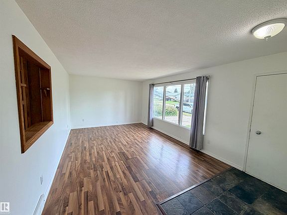 2nd image of 5113 45th St