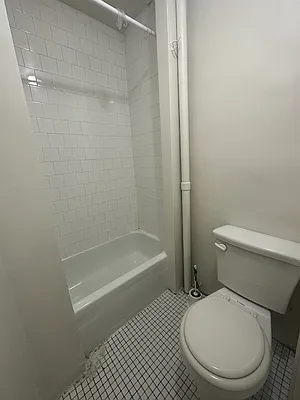 Rented by Peter R. Hungerford, LREB | media 8