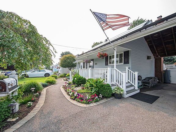 5th image of 121 Greenwood Dr