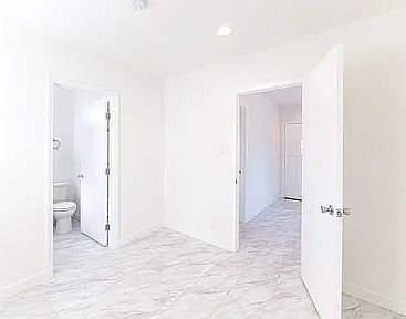 2nd image of 2937 Gracia St #1