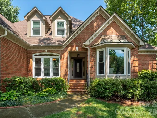 12818 Darby Chase Dr, Charlotte, NC 28277