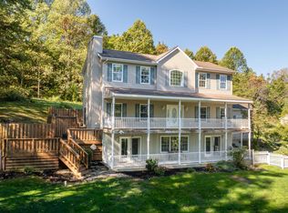 2 Chickadee Ln, Morgantown, WV 26508