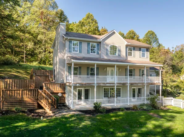 2 Chickadee Ln, Morgantown, WV 26508