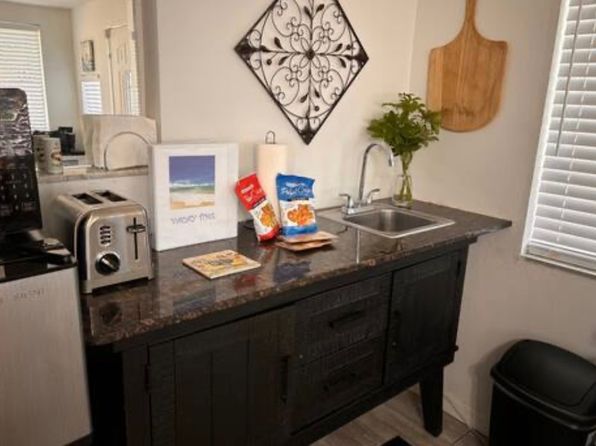 2708 Siesta Dr