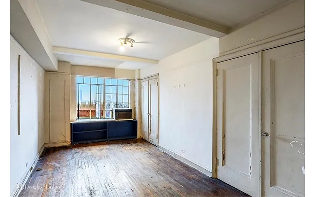 Sold by Compass | media 10