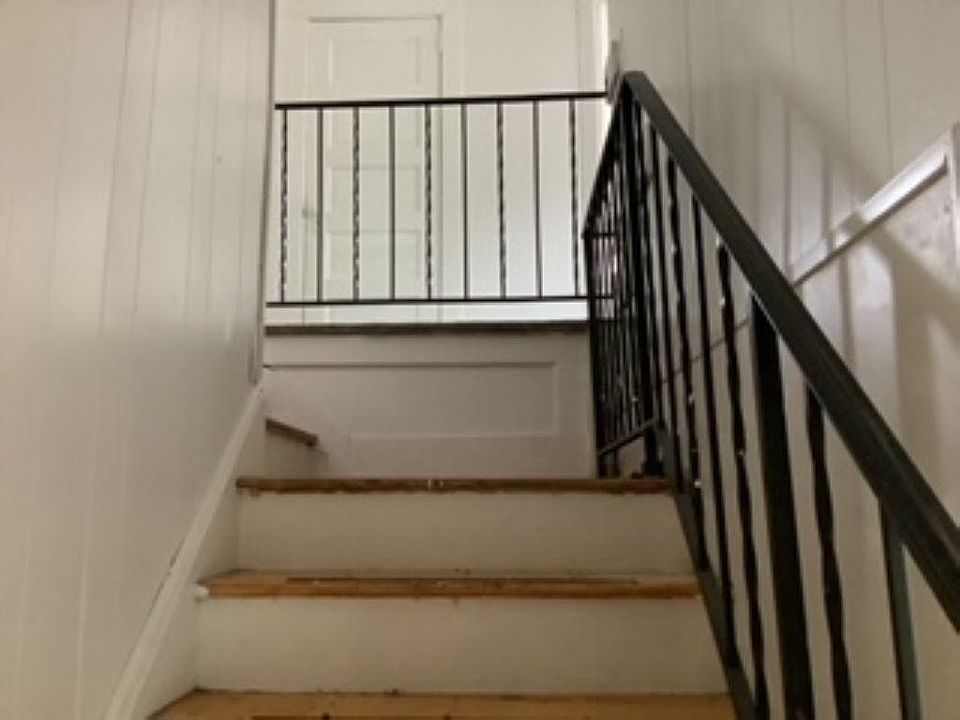 1st image of 64 Franklin Ave #201