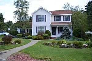 1st image of 15 Autumn Ln